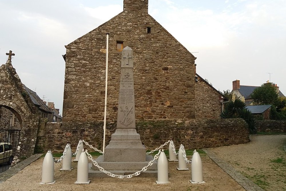 War Memorial Saint-Suliac #1