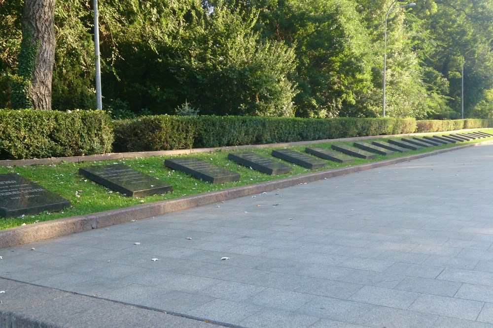 Cemetery of Honour & Memorial to the Unknown Seaman #3