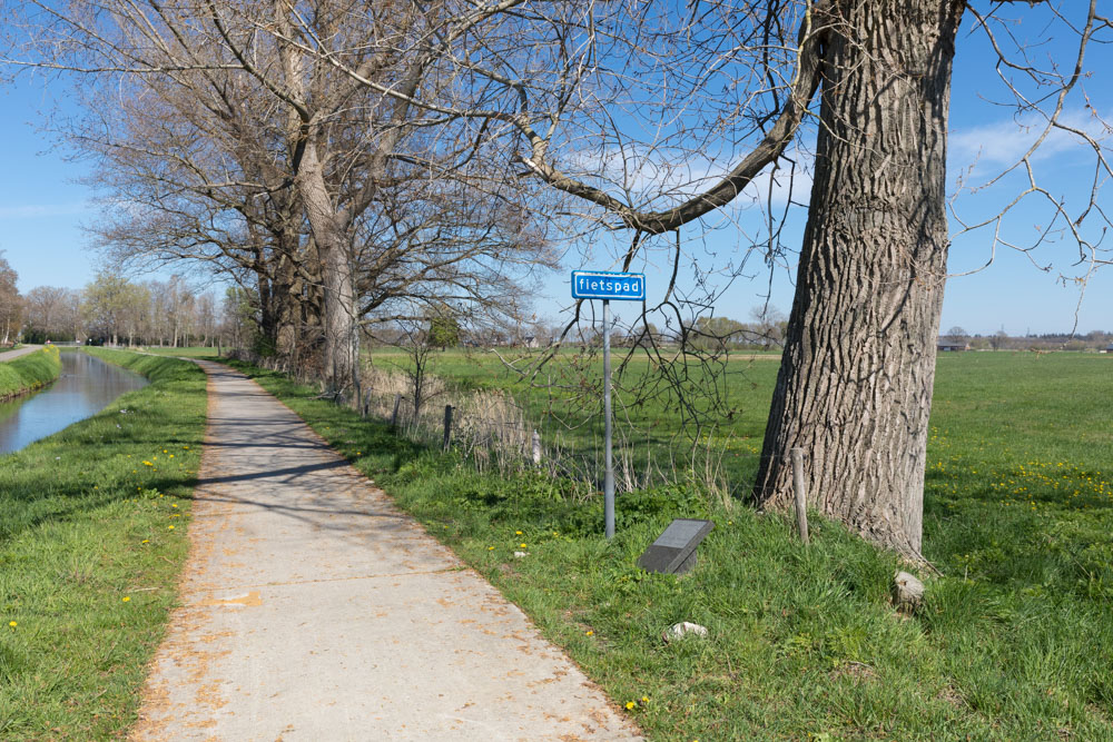 Monument Crashlocatie B17G 42-31175 JW Heerde #2