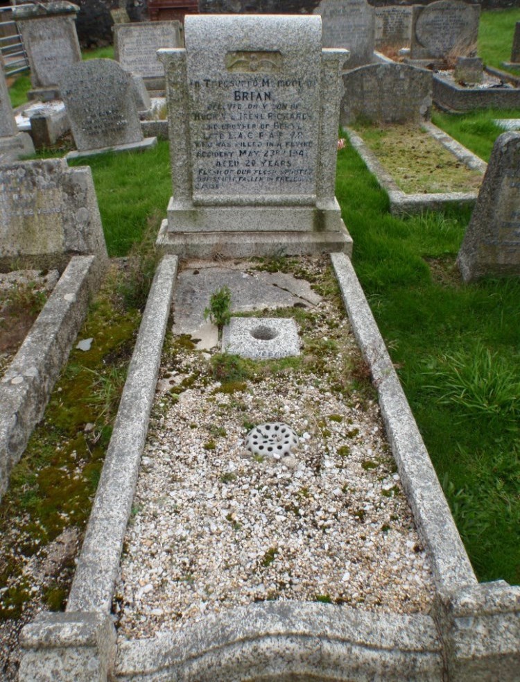 Commonwealth War Grave Edgcumbe Methodist Chapelyard