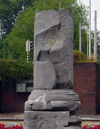 Airborne Monument Berenkuil Arnhem #3