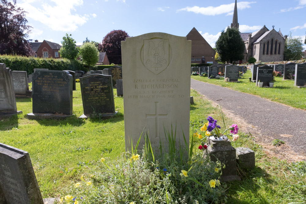 Oorlogsgraven van het Gemenebest St. Martin Churchyard #5