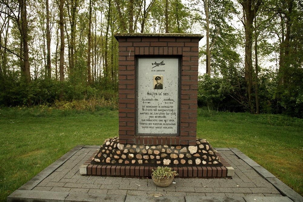 Monument Walter M. Sies Roswinkel #1