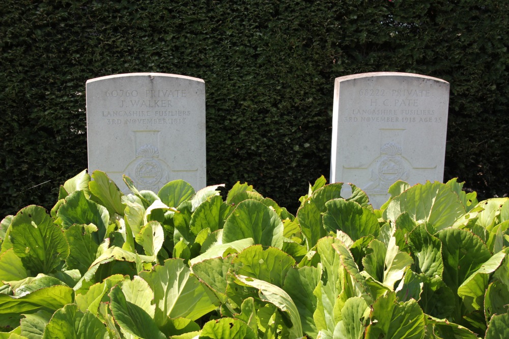 Oorlogsgraven van het Gemenebest Estaimbourg #5