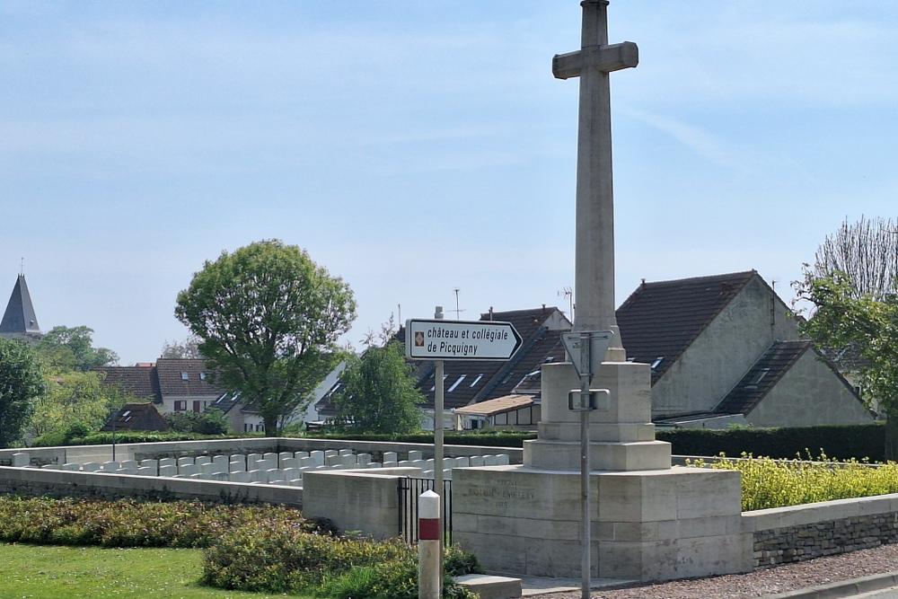 Commonwealth War Cemetery Picquigny