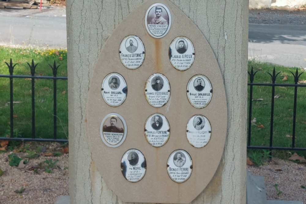 Oorlogsmonument Fuissé #3