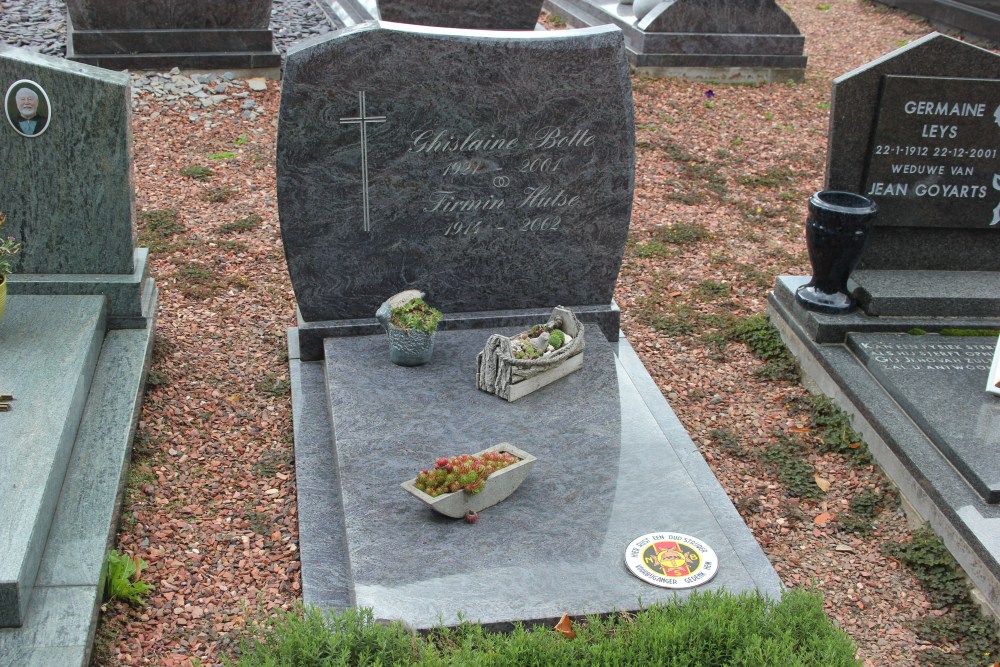 Belgian Graves Veterans Gijzenzele #2