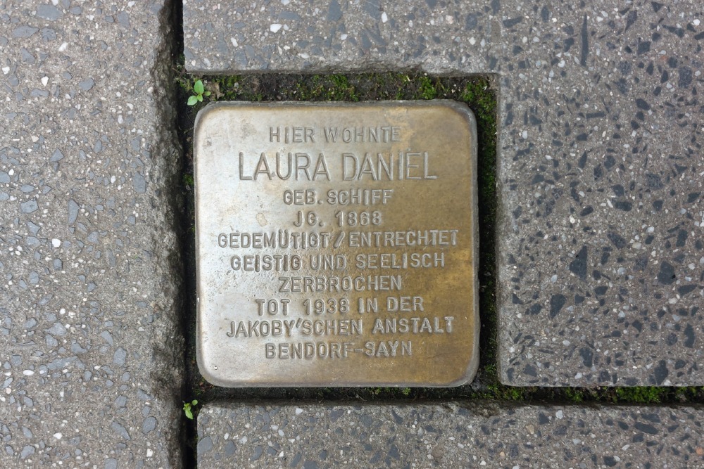 Stumbling Stone Mittelstraße 33