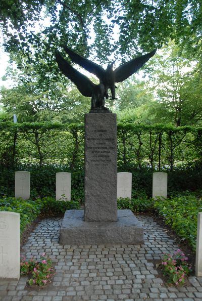 Oorlogsgraven van het Gemenebest Odense #4