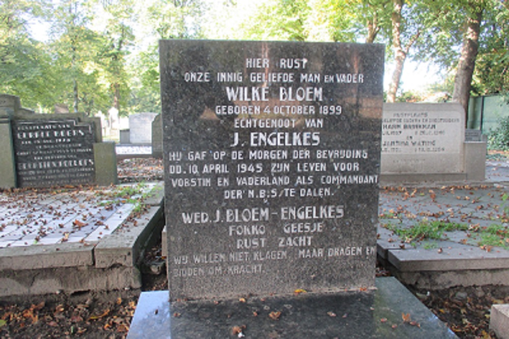 Dutch War Graves Protestant Churchyard Dalen #5