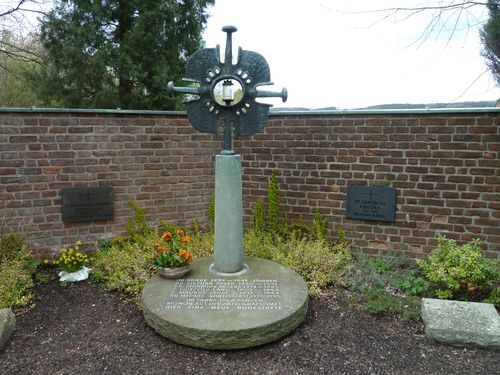 Oorlogsmonument Abdij Königsmünster Meschede #1