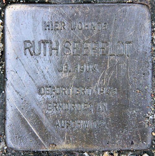 Stolpersteine Schillerstraße 10a