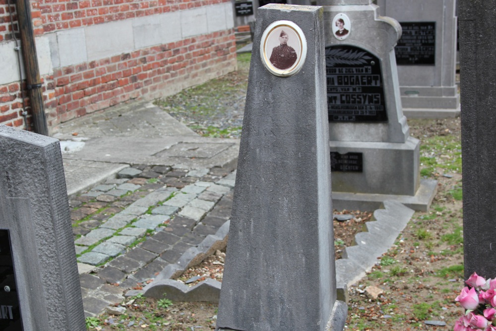 Belgian Graves Veterans Goeferdinge #1