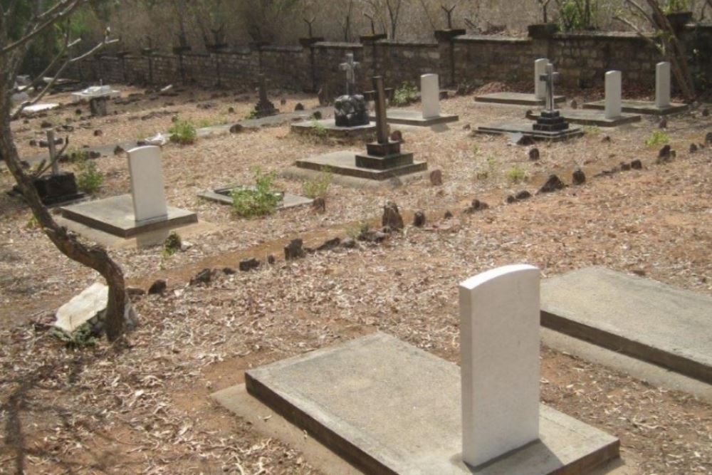 Commonwealth War Graves Pachmari Cemetery