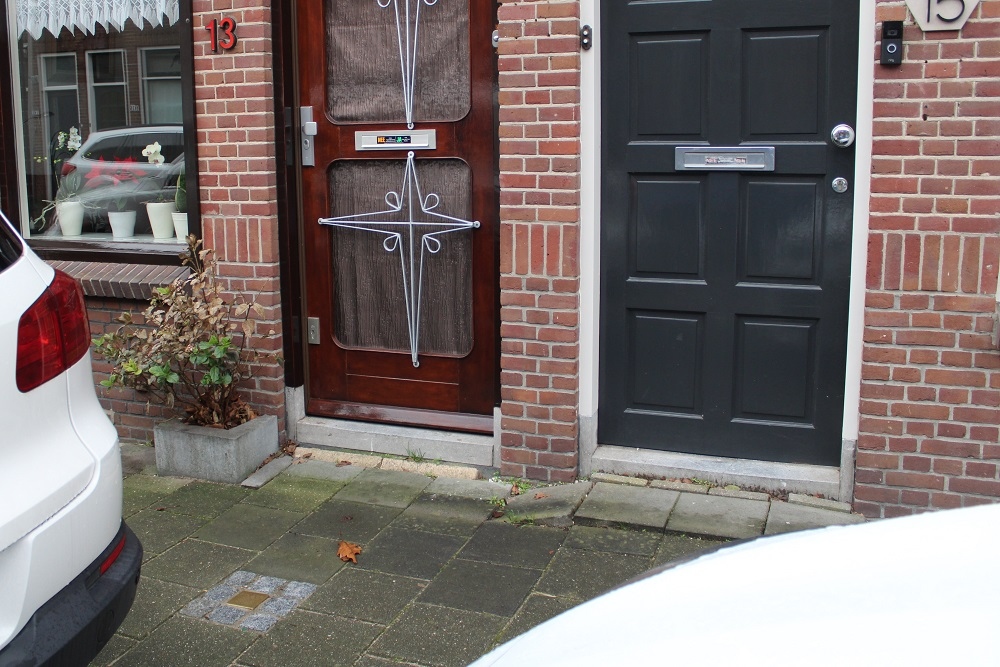 Stumbling Stone Van Middellantstraat 13 #2