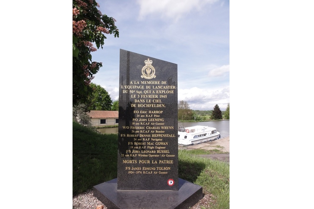 Monument Ter nagedachtenis Bemanning Lancaster PA223 VN-D Sqn 50 #1