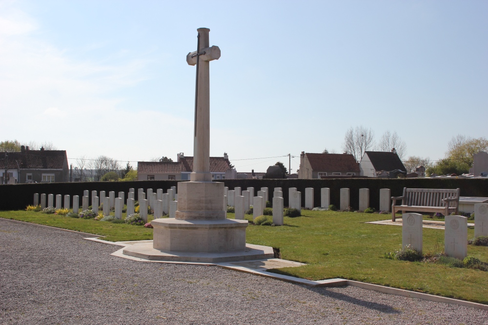 Commonwealth War Graves Marquise