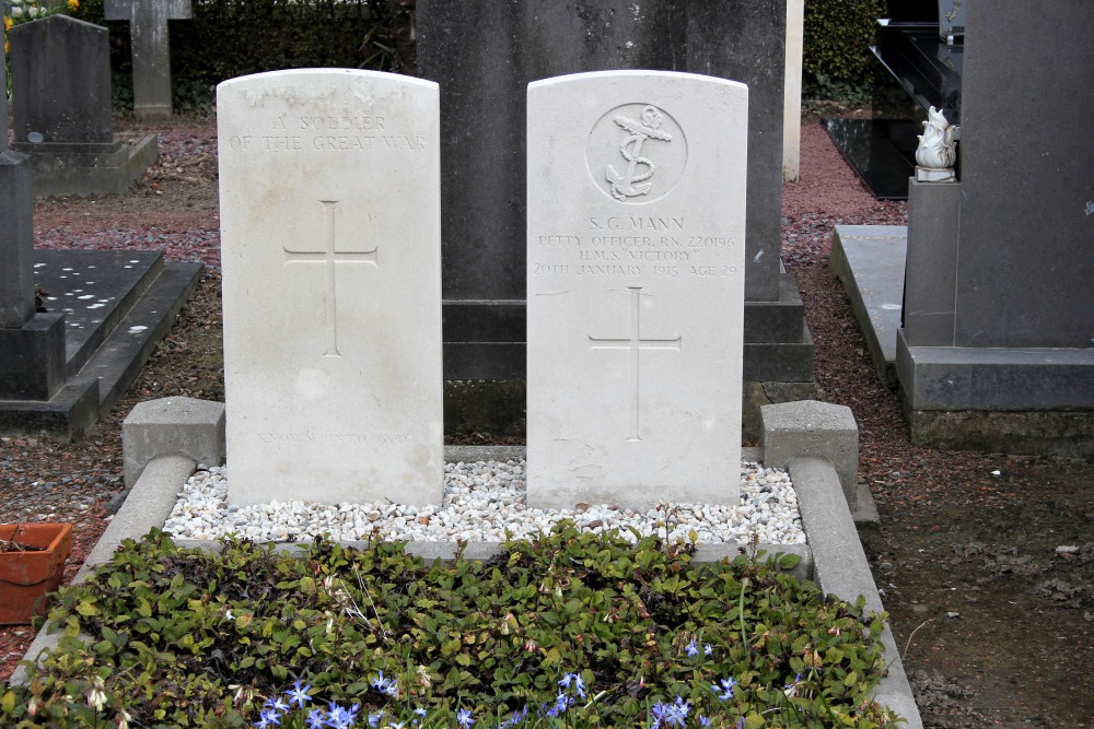 Oorlogsgraven van het Gemenebest Veurne #2