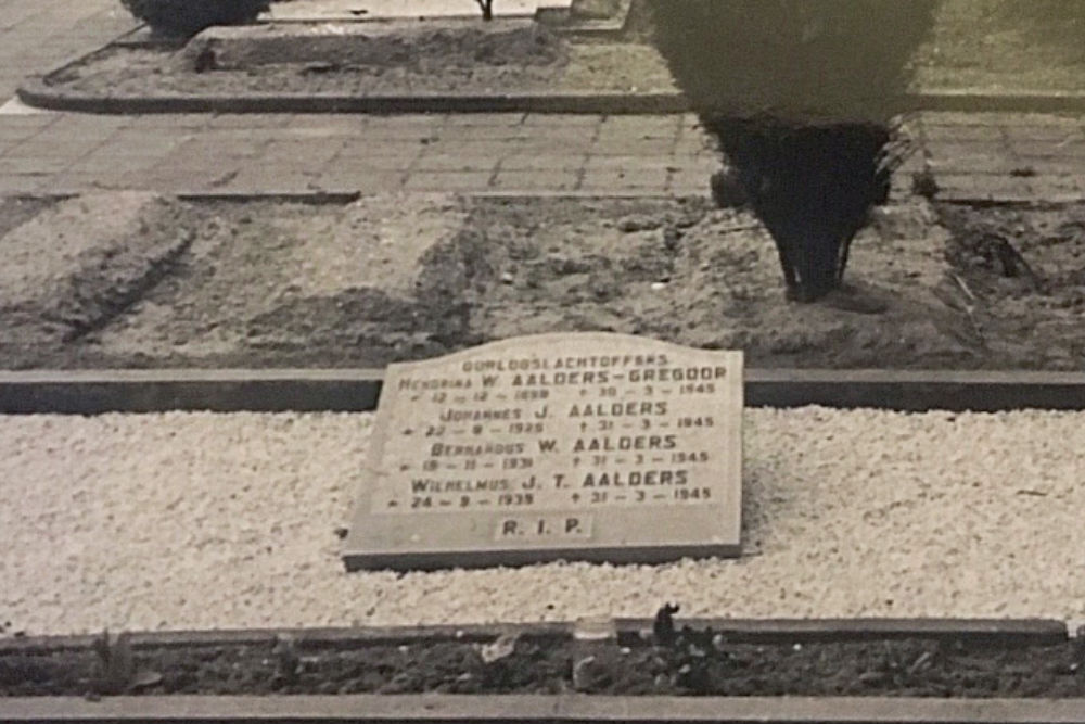 War Graves Aalders Family #2