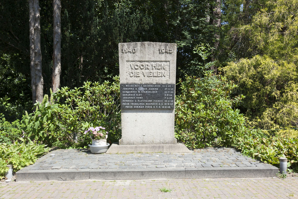 Oorlogsmonument Bornerbroek #2