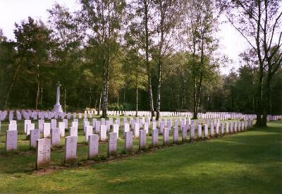 Commonwealth War Cemetery Munster Heath