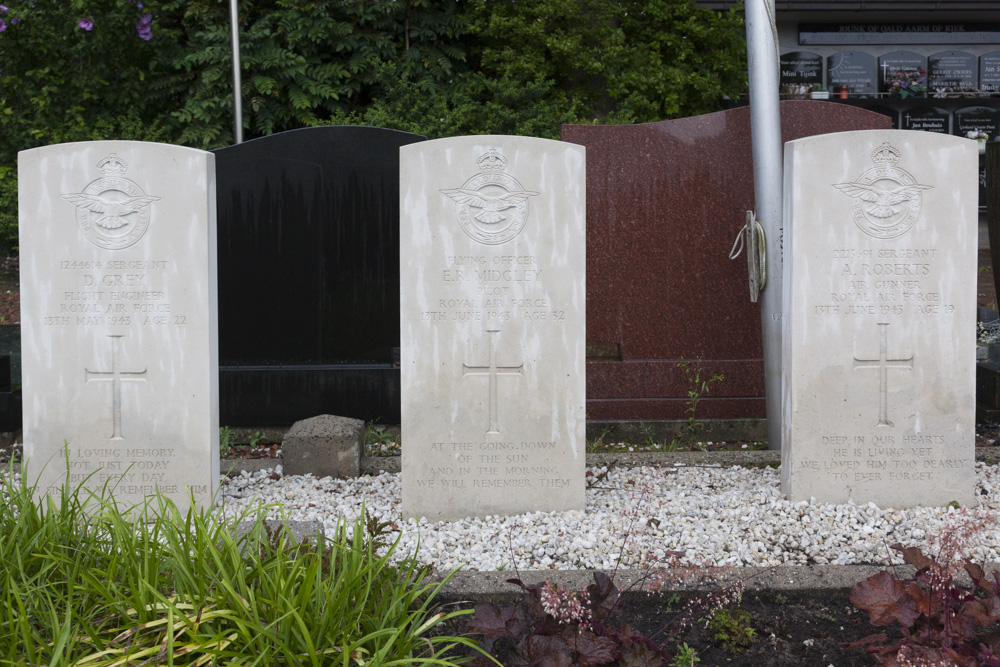 Oorlogsgraven van het Gemenebest Rooms Katholieke Begraafplaats Rossum #4