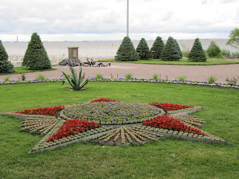 Memorial Peterhof Landing #3