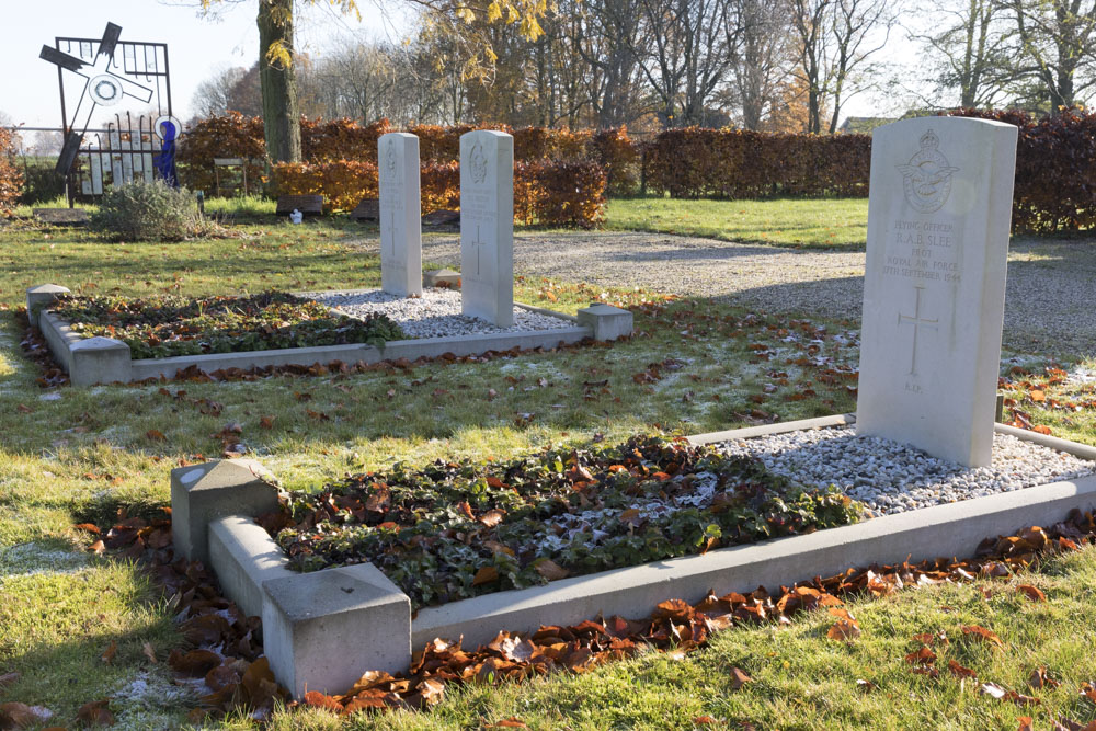 Oorlogsgraven van het Gemenebest Protestantse Begraafplaats Zeddam #1