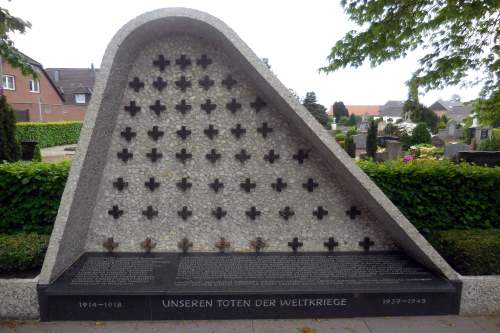 War Memorial Ginderich #2
