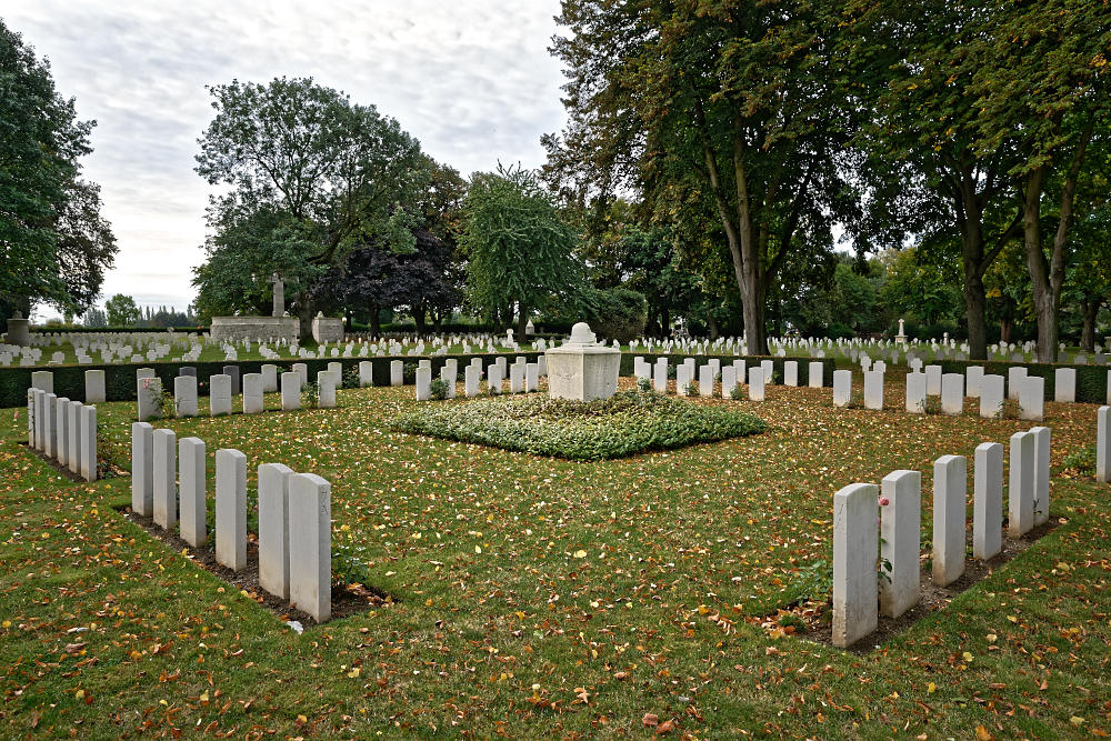 Oorlogsbegraafplaats Gemenebest Cambrai Oost #3