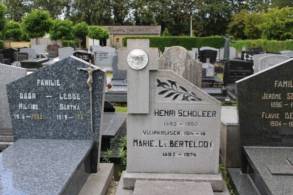 Belgian Graves Veterans Elverdinge #3