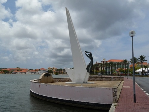 War Memorial Curaçao - Willemstad - TracesOfWar.com