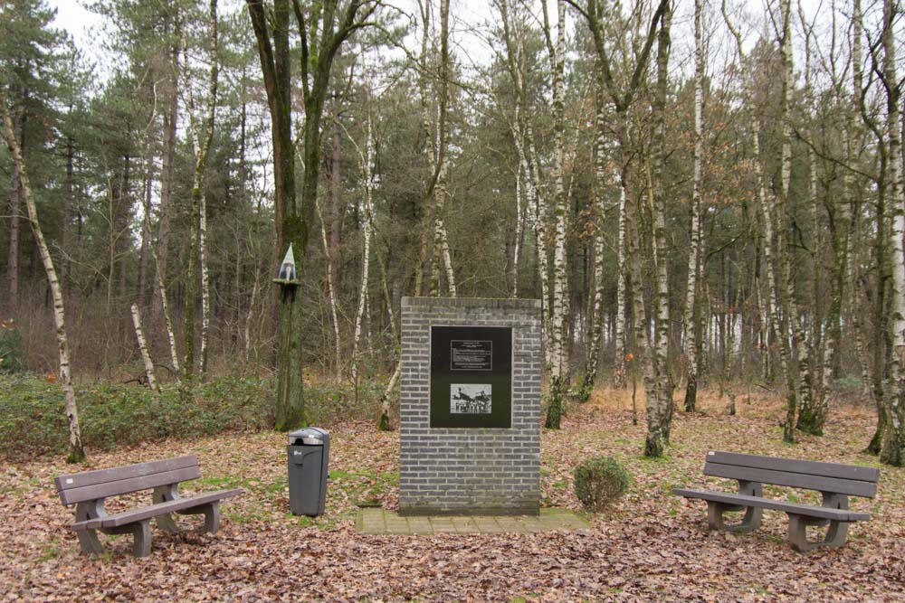 Monument Neergestorte Lancaster Mol-Postel #1