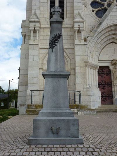 Oorlogsmonument Neuvizy #1