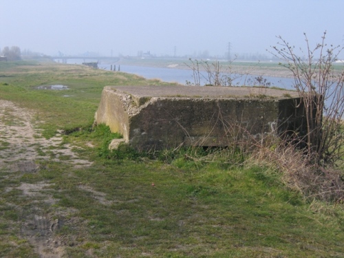 Pillbox FW3/24 Sandycroft #2