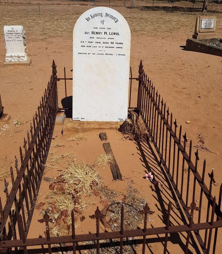 Commonwealth War Grave Augathella Cemetery