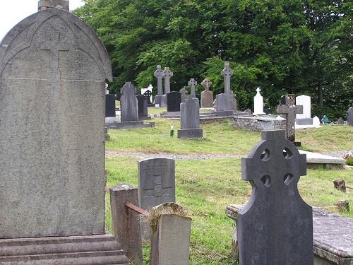 Commonwealth War Grave Fintown Catholic Churchyard