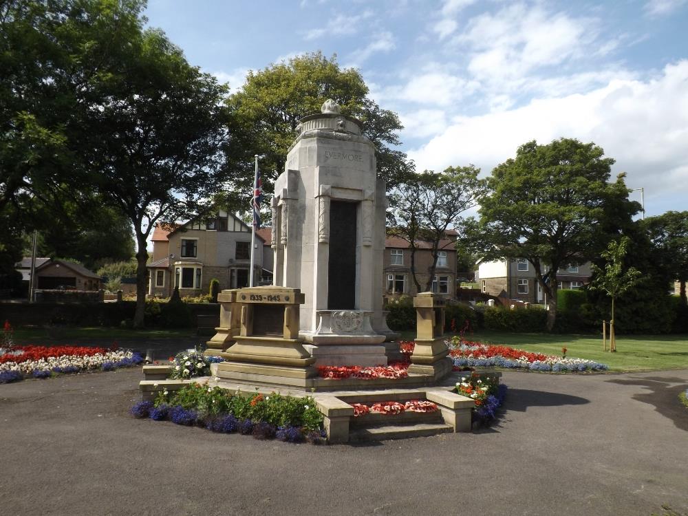 Oorlogsmonument Earby #1