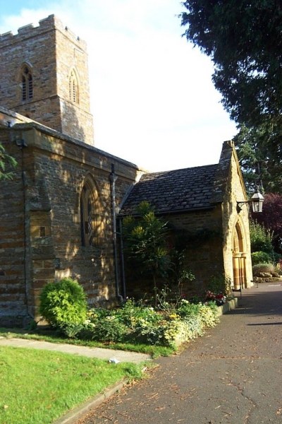 Oorlogsgraven van het Gemenebest St Luke Churchyard