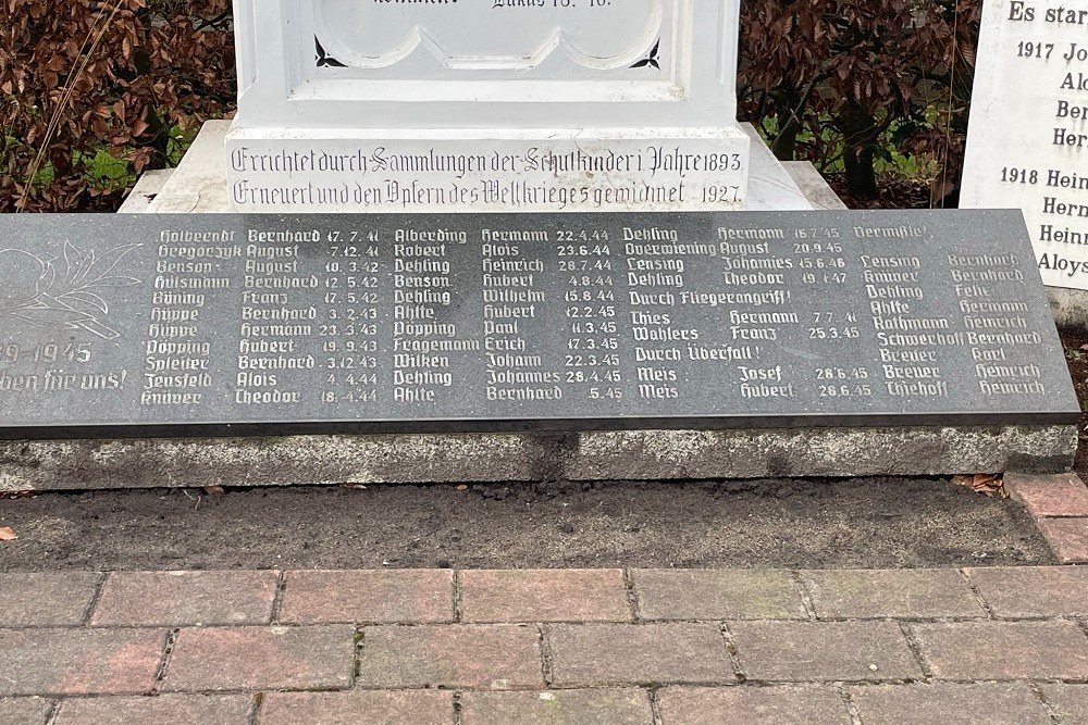 War Memorial Hülsten #2