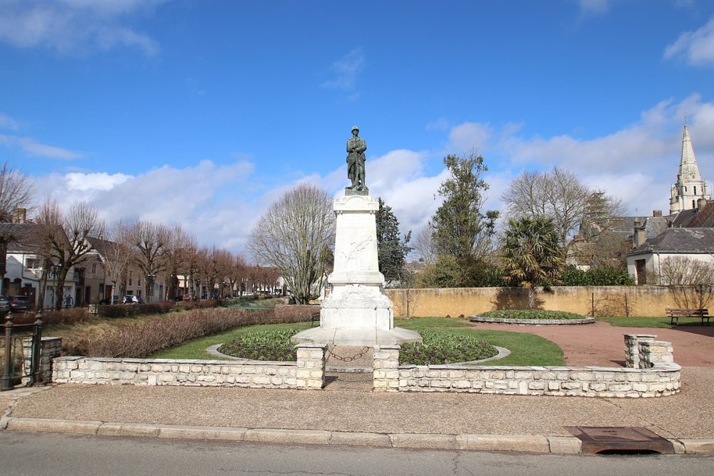 Oorlogsmonument Saint-Calais #1