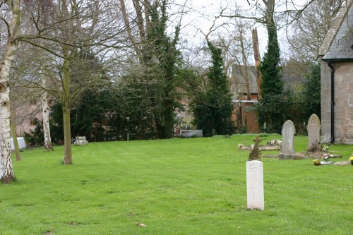 Commonwealth War Grave St. Nicholas Churchyard