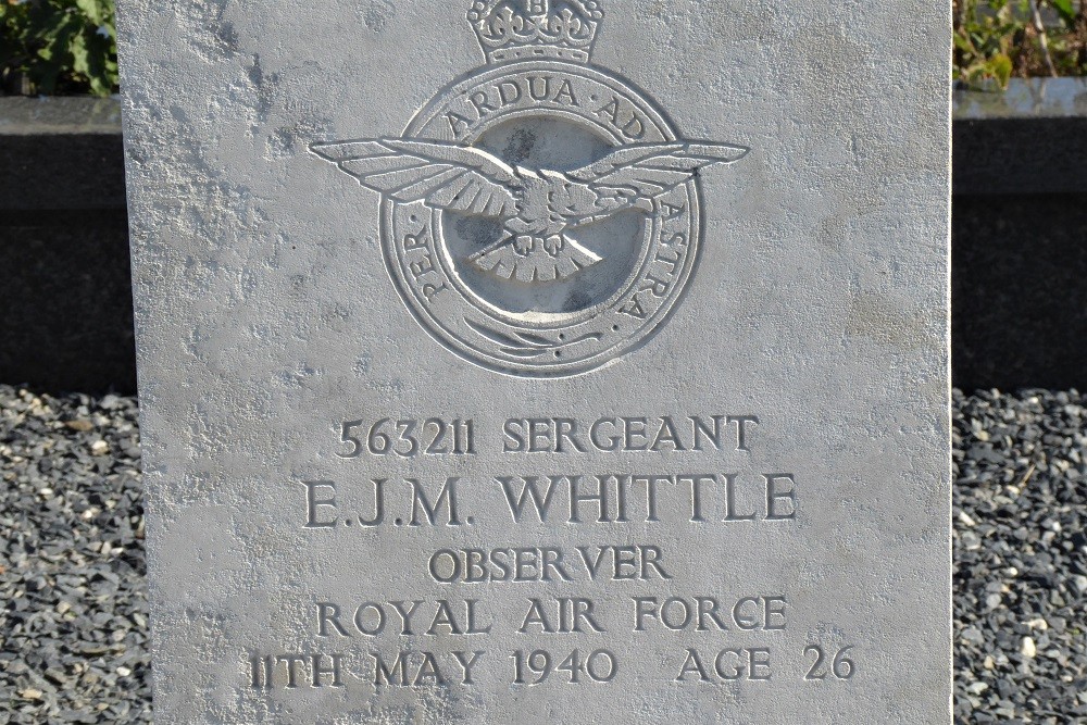 Commonwealth War Grave Bercheux #4