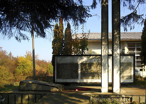 Oorlogsmonument Makarovo