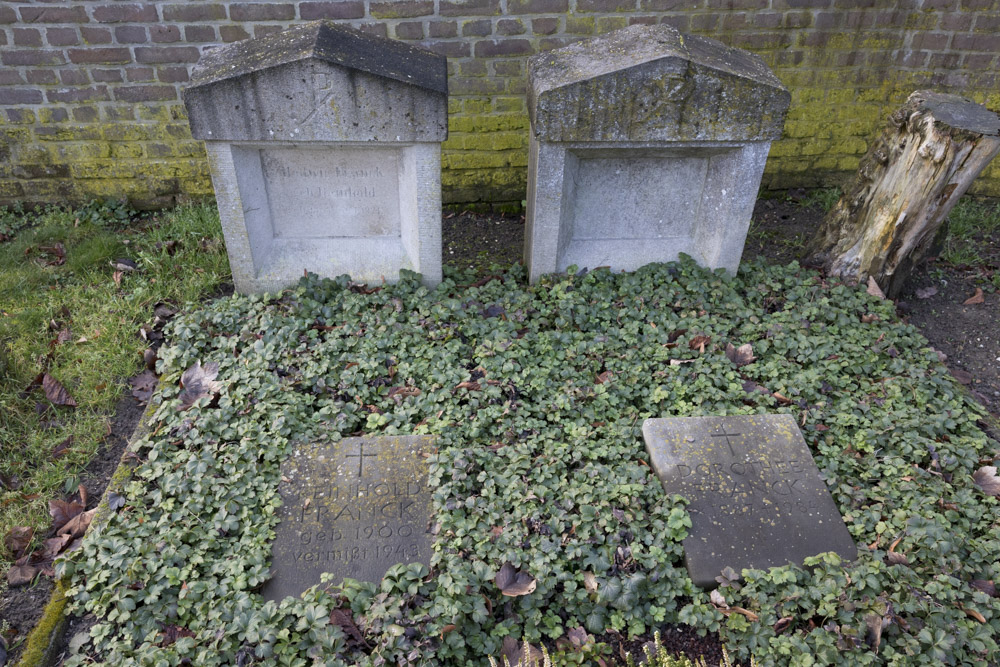 Memorial Stone Reinhold Franck Cemetery Keeken #2