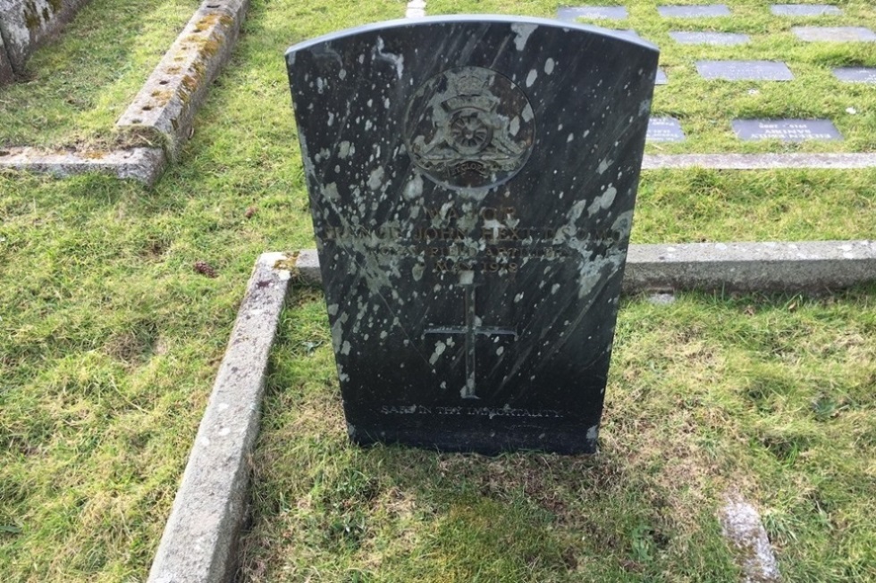 Commonwealth War Grave St. Mabyn Churchyard