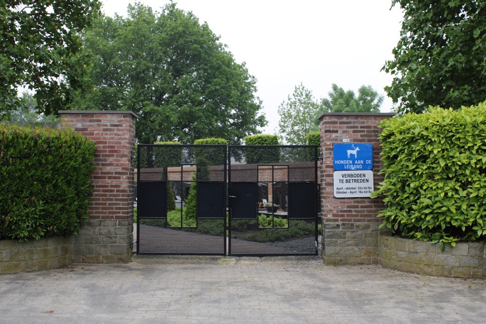 Belgian Graves Veterans Kwaadmechelen Genendijk