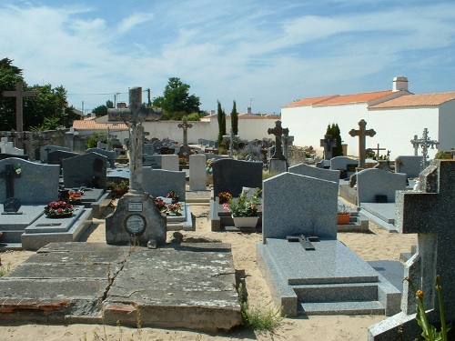 Commonwealth War Graves La Gurinire #1