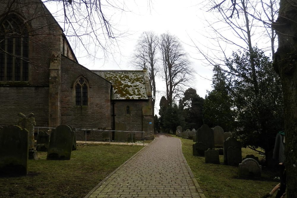 Oorlogsgraven van het Gemenebest St. Mary Churchyard #1