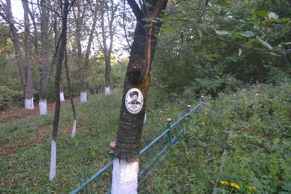 Mass Grave Soviet Soldiers Velykyi Bukryn #2